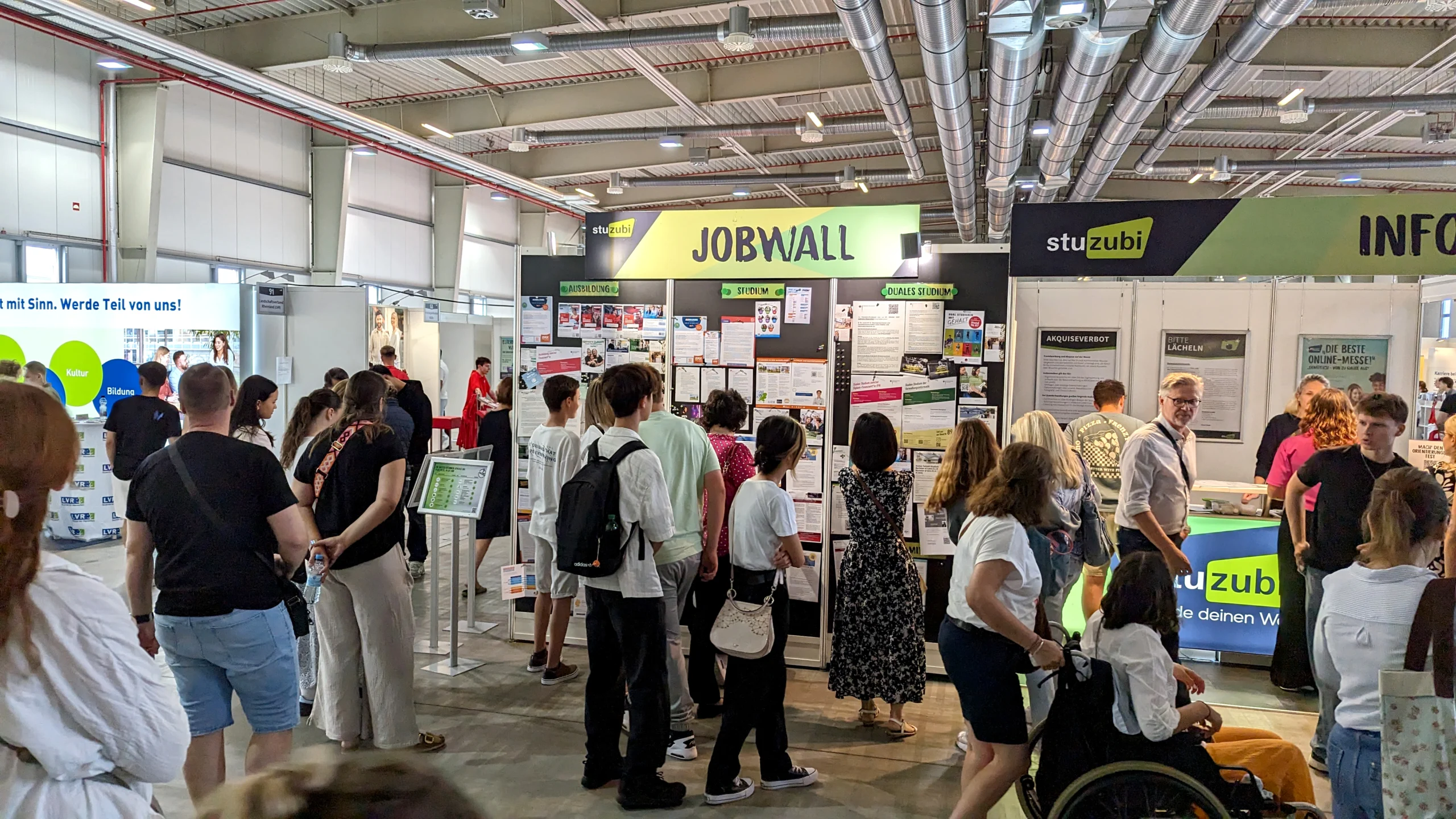 Stuzubi-Jobwall mit Kategorien Ausbildung und Studium.